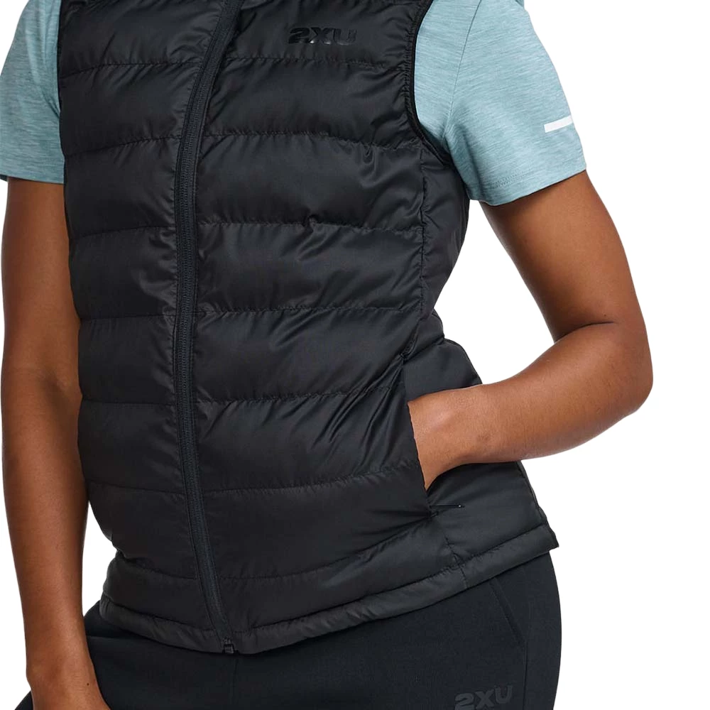 2XU Commute Packable Insulation Vest Womens 6 2XU Commute Packable Insulation Vest Womens - Image 6